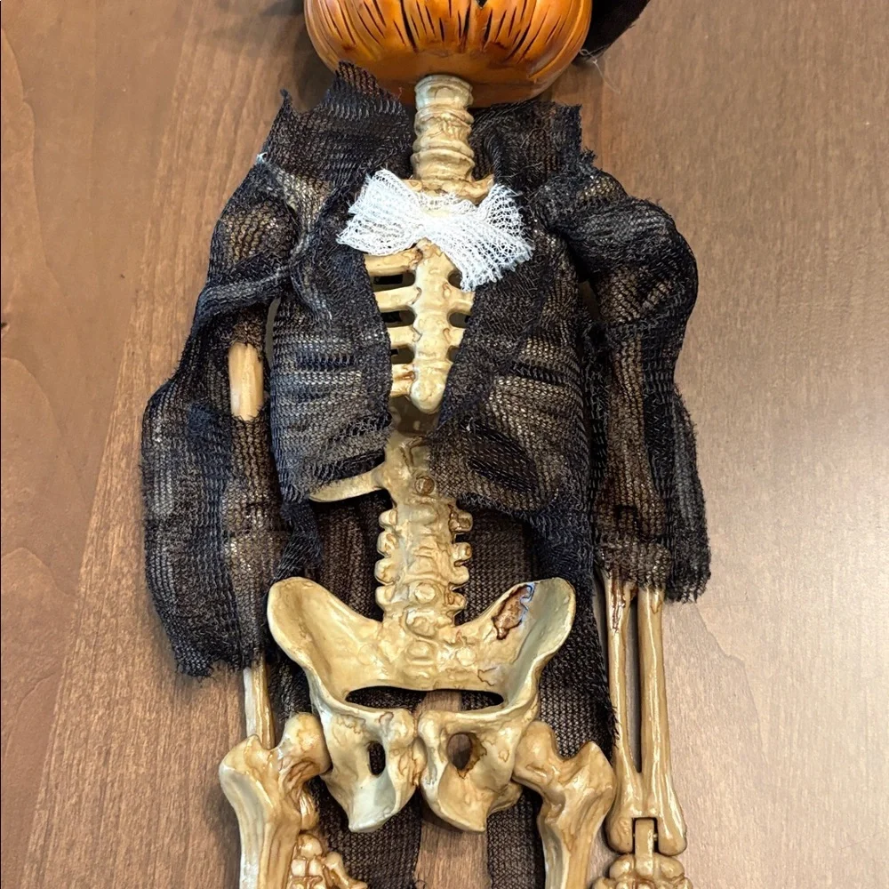 NWOT Pumpkin Head Skeleton Couple Bride & Groom - Bendable Arms & Legs 18” Long
